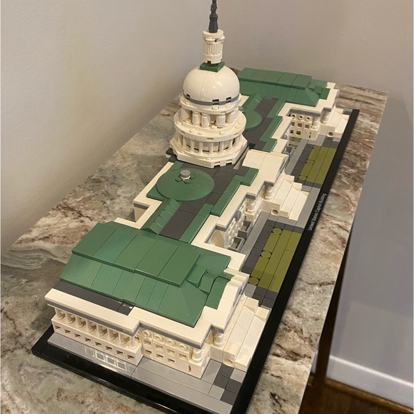 Retired Lego Architecture United States Capitol Building 21030 - Picture 3 of 5